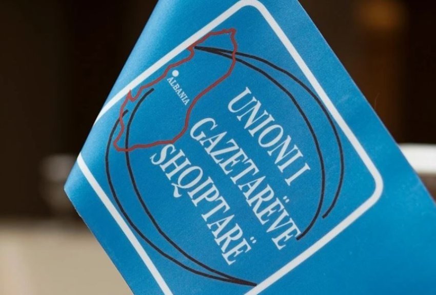 Gazetarët shqiptarë rreshtohen krah studentëve në Shkup