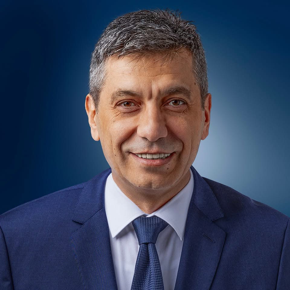Izet Mexhiti pyet Ali Ahmetin: Si i keni emrat e lagjeve në Kërçovë dhe pse nuk e rikthyet Skënderbeun në kala?
