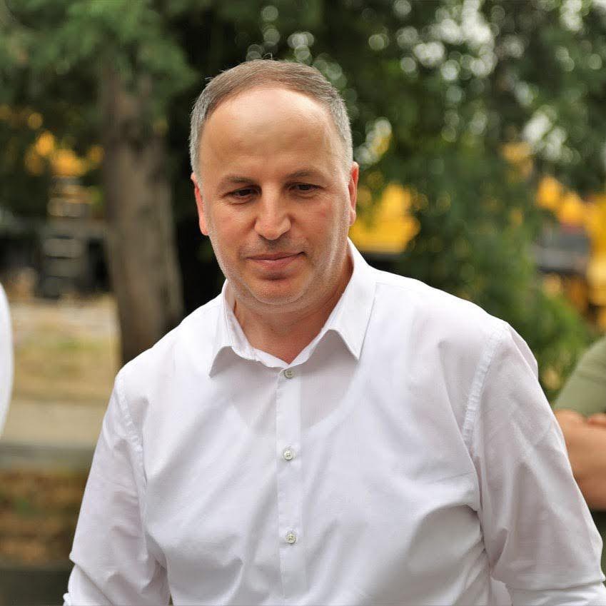 Adnan Azizi: Tetovarët ia kthyen shpinën protestës së BDI-së, nuk u mashtruan nga “nostalgjikët e Titos”